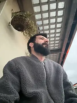 Snapshot of Michel_huge chatting on 11-17-25, 07:47 Michel huge online show from 11-17-25, 07:47