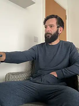 Snapshot of Michel_huge chatting on 11-18-25, 10:09 Michel huge online show from 11-18-25, 10:09