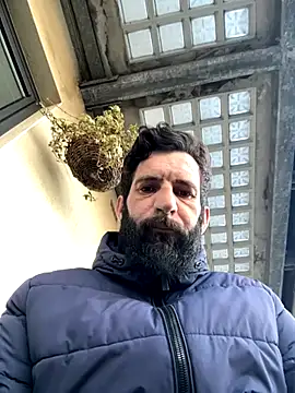 Snapshot of Michel_huge chatting on 11-21-25, 08:46 Michel huge online show from 11-21-25, 08:46