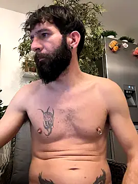 Snapshot of Michel_huge chatting on 11-30-25, 08:29 Michel huge online show from 11-30-25, 08:29