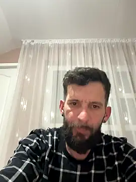 Snapshot of Michel_huge chatting on 12-14-25, 06:23 Michel huge online show from 12-14-25, 06:23