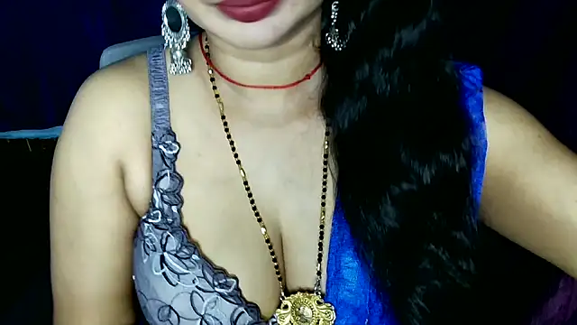 Snapshot of QUEEN_SAKHI- chatting on 06-15-26, 06:10 QUEEN SAKHI- online show from 06-15-26, 06:10