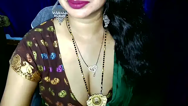 Snapshot of QUEEN_SAKHI- chatting on 06-18-26, 08:47 QUEEN SAKHI- online show from 06-18-26, 08:47