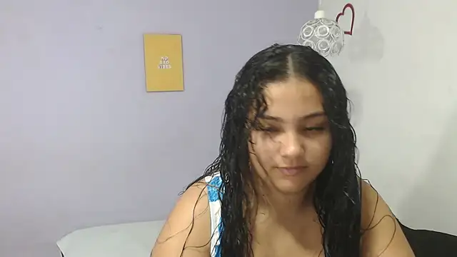 Snapshot of penelope_gucci1 chatting on 09-18-25, 01:13 penelope gucci1 online show from 09-18-25, 01:13
