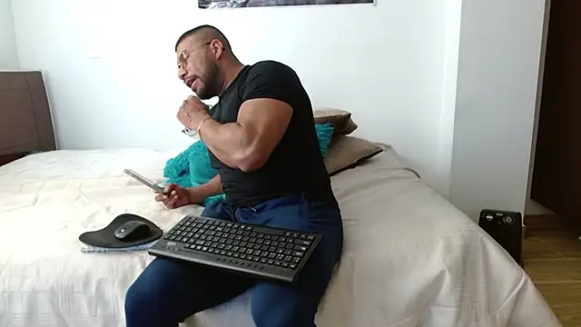 AntonyDAngelo25 online show from 10-02-25, 04:47