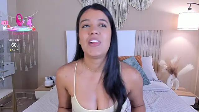 Camila Bustamante online show from 03-19-26, 03:49