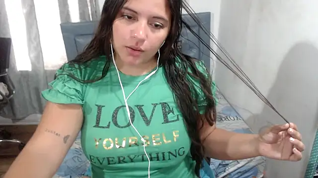 sarah aguilar online show from 05-19-26, 03:51