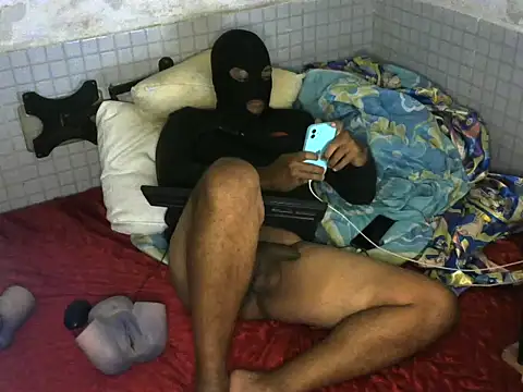 Snapshot of morenomascarado17 chatting on 11-18-25, 10:14 morenomascarado17 online show from 11-18-25, 10:14