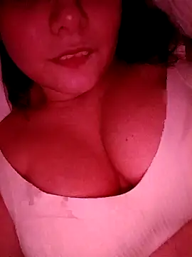 Snapshot of Theredcorazon chatting on 12-05-25, 07:50 Theredcorazon online show from 12-05-25, 07:50