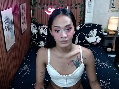 Snapshot of XTsYassyHot69X chatting on 07-16-26, 02:12 XTsYassyHot69X online show from 07-16-26, 02:12