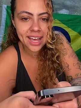 Snapshot of Chloe_Leaozinho chatting on 06-14-26, 02:41 Chloe Leaozinho online show from 06-14-26, 02:41