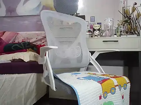 lyly asian online show from 11-08-25, 12:33