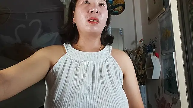 Snapshot of lyly_asian chatting on 07-21-26, 02:08 lyly asian online show from 07-21-26, 02:08