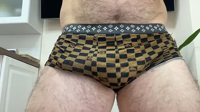 Snapshot of BrianJohnson_ chatting on 11-02-25, 07:33 BrianJohnson online show from 11-02-25, 07:33