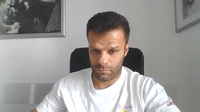 Snapshot of FROCETTO93 chatting on 07-10-26, 07:01 FROCETTO93 online show from 07-10-26, 07:01