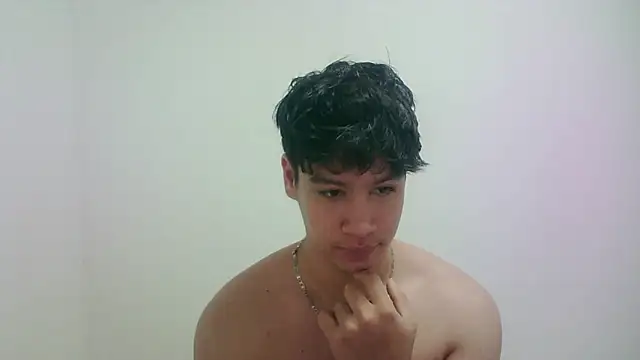 Snapshot of zeus_181 chatting on 04-30-26, 01:01 zeus 181 online show from 04-30-26, 01:01
