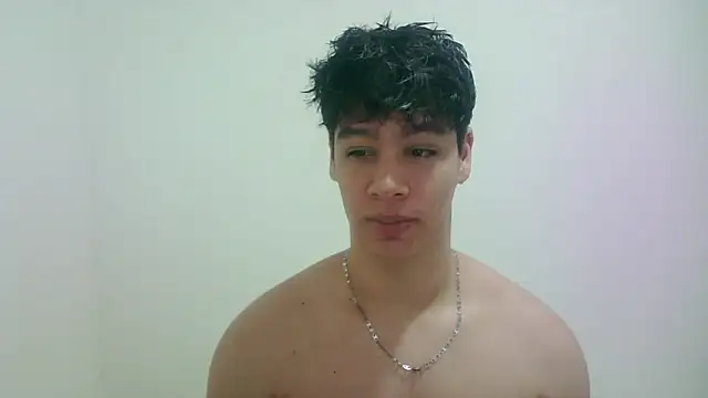 Snapshot of zeus_181 chatting on 05-01-26, 01:43 zeus 181 online show from 05-01-26, 01:43