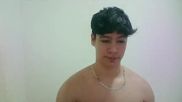 Snapshot of zeus_181 chatting on 05-05-26, 03:36 zeus 181 online show from 05-05-26, 03:36