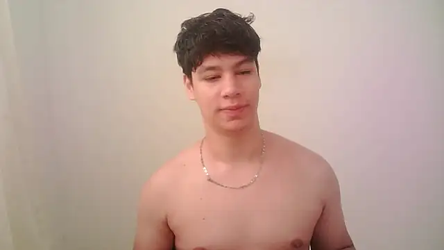 Snapshot of zeus_181 chatting on 05-08-26, 01:49 zeus 181 online show from 05-08-26, 01:49