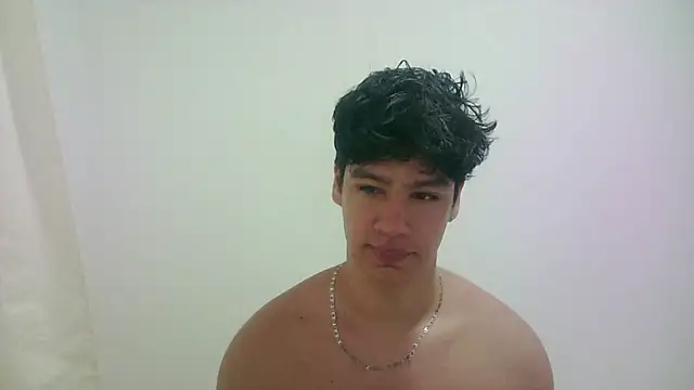 Snapshot of zeus_181 chatting on 05-19-26, 10:54 zeus 181 online show from 05-19-26, 10:54