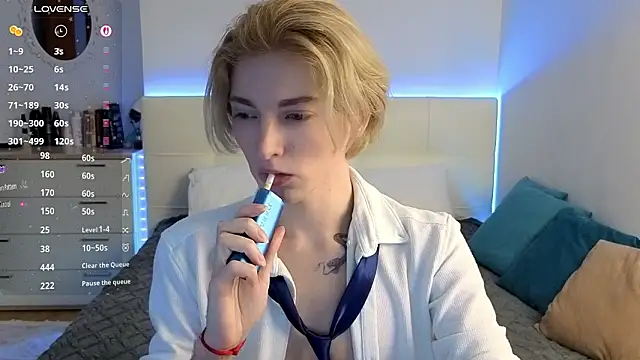 Snapshot of fiachand chatting on 02-26-26, 03:33 fiachand online show from 02-26-26, 03:33