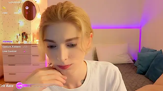 Snapshot of fiachand chatting on 03-09-26, 06:01 fiachand online show from 03-09-26, 06:01