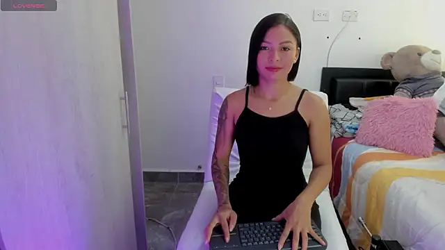 Snapshot of salome_778 chatting on 02-04-26, 03:29 salome 778 online show from 02-04-26, 03:29