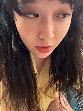 Snapshot of Etherealcat33 chatting on 12-17-25, 04:13 Etherealcat33 online show from 12-17-25, 04:13