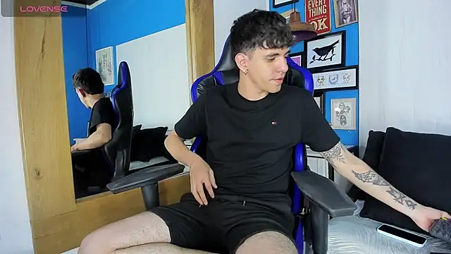 Matteo12  online show from 09-15-25, 05:13