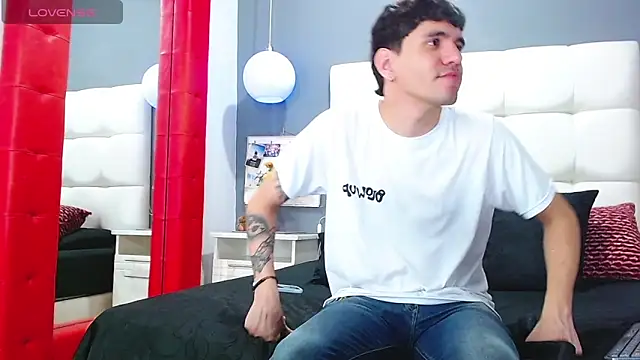 Matteo12  online show from 10-30-25, 03:08