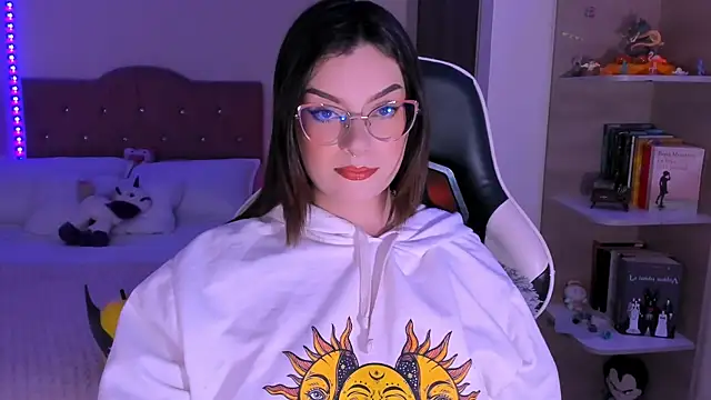 OphelianaRose33 online show from 12-18-25, 09:54