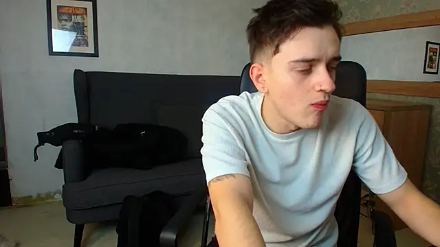 Snapshot of FelixStarkk chatting on 12-18-25, 05:24 FelixStarkk online show from 12-18-25, 05:24