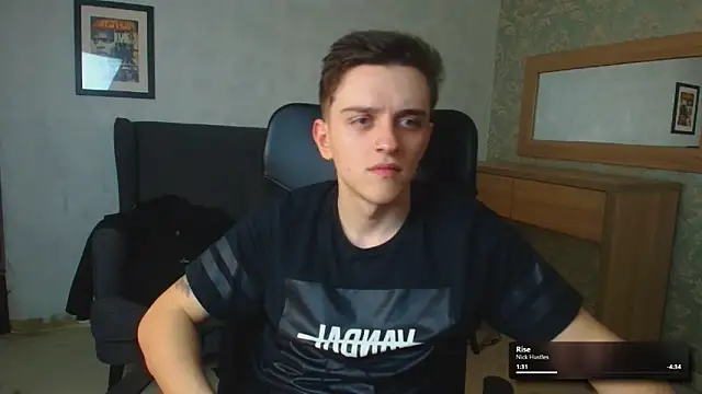 Snapshot of FelixStarkk chatting on 12-19-25, 05:31 FelixStarkk online show from 12-19-25, 05:31