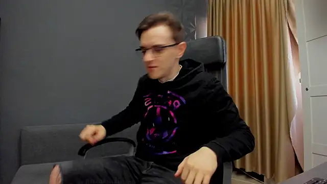 Snapshot of FelixStarkk chatting on 03-09-26, 05:44 FelixStarkk online show from 03-09-26, 05:44