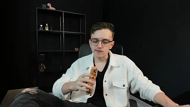 Snapshot of FelixStarkk chatting on 05-03-26, 05:13 FelixStarkk online show from 05-03-26, 05:13