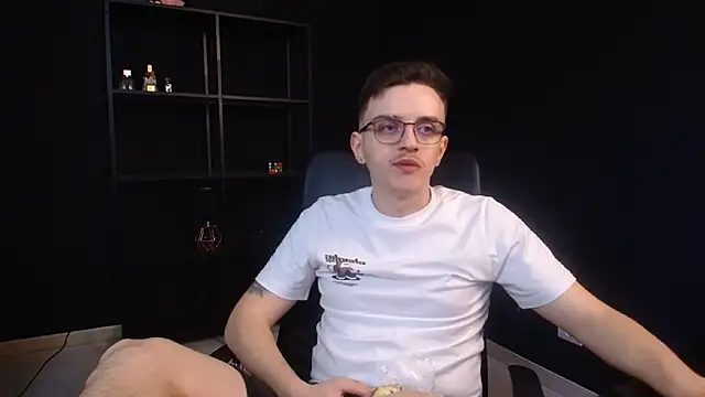 Snapshot of FelixStarkk chatting on 05-16-26, 05:37 FelixStarkk online show from 05-16-26, 05:37