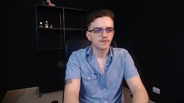Snapshot of FelixStarkk chatting on 05-17-26, 05:49 FelixStarkk online show from 05-17-26, 05:49