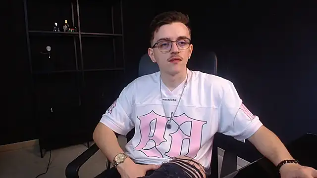 Snapshot of FelixStarkk chatting on 06-05-26, 06:52 FelixStarkk online show from 06-05-26, 06:52