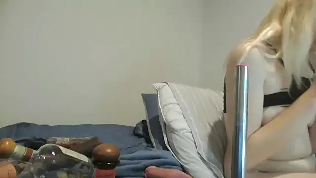 Snapshot of Babybunny8765 chatting on 12-01-25, 11:32 Babybunny8765 online show from 12-01-25, 11:32