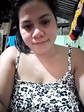 Snapshot of phoenix_1994 chatting on 10-23-25, 06:39 phoenix 1994 online show from 10-23-25, 06:39