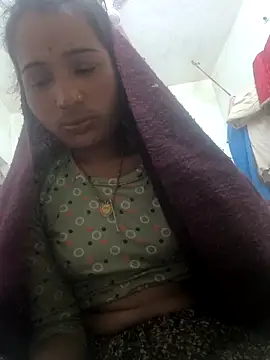 Snapshot of Hot_raaani chatting on 12-15-25, 10:14 Hot raaani online show from 12-15-25, 10:14