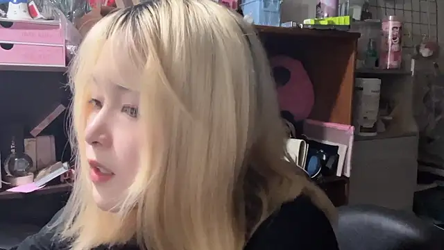 Snapshot of luna51888 chatting on 10-14-25, 03:57 luna51888 online show from 10-14-25, 03:57