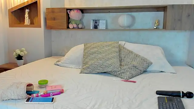 Emilly Beaumont online show from 04-05-26, 01:30