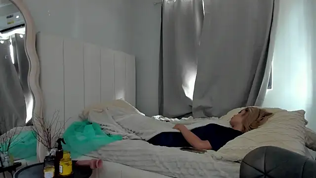 LUUVRRI 21 online show from 04-21-26, 02:51