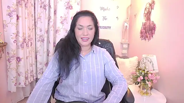 Snapshot of MyLovOne chatting on 04-22-26, 01:56 MyLovOne online show from 04-22-26, 01:56