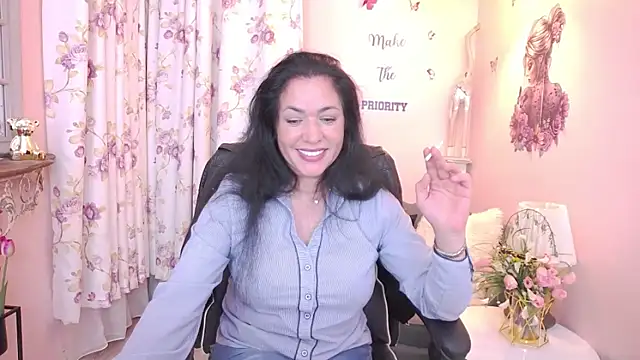 Snapshot of MyLovOne chatting on 04-29-26, 05:30 MyLovOne online show from 04-29-26, 05:30