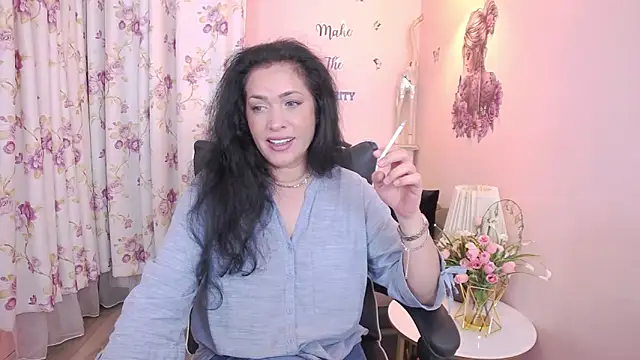 Snapshot of MyLovOne chatting on 05-25-26, 11:38 MyLovOne online show from 05-25-26, 11:38