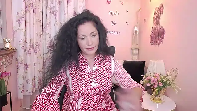 Snapshot of MyLovOne chatting on 06-25-26, 10:53 MyLovOne online show from 06-25-26, 10:53