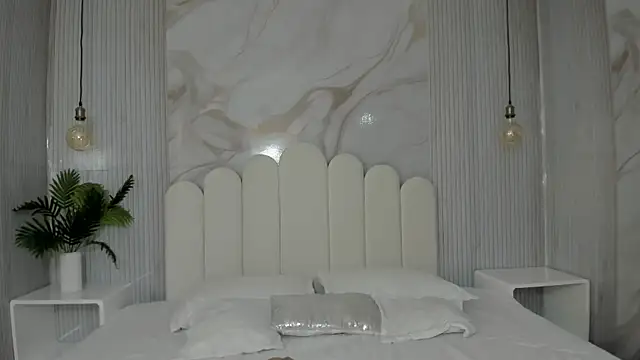 Snapshot of luna_hot_ass chatting on 12-05-25, 03:30 luna hot ass online show from 12-05-25, 03:30