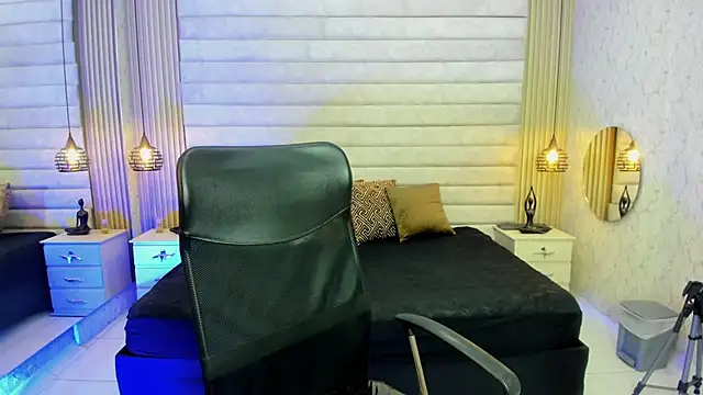 keytinthomson  online show from 02-02-26, 07:23